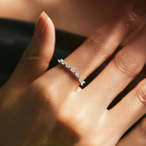 Arrowna - Silver Zircon Ring